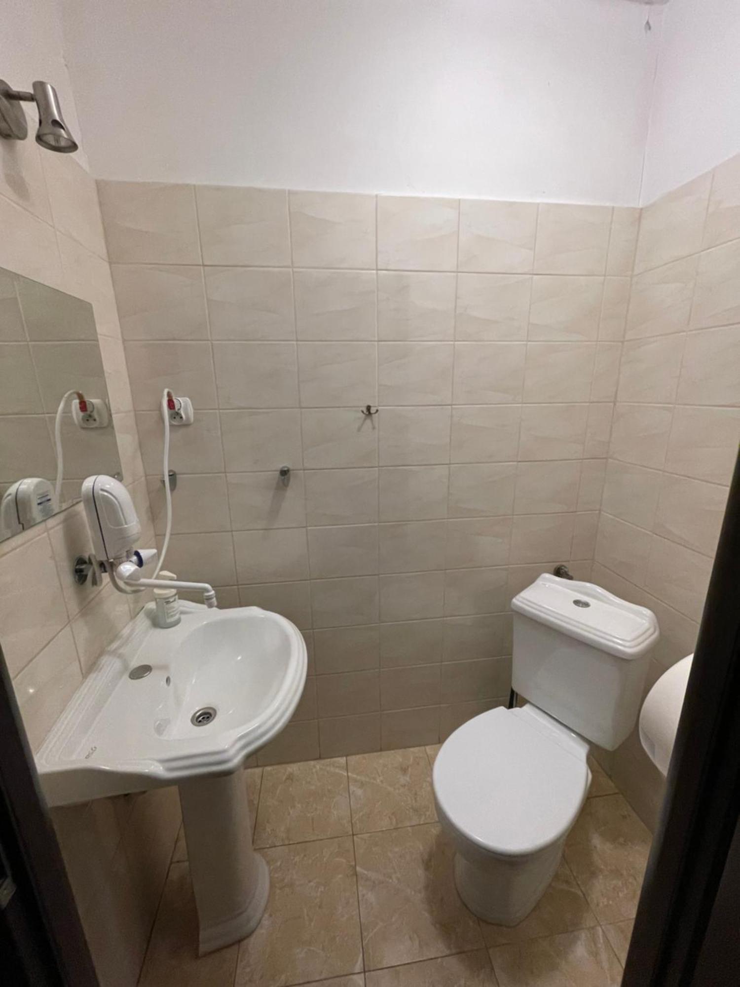 Metropolitan Apartments Красков Екстериор снимка