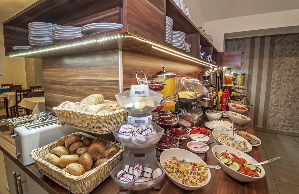 Metropolitan Apartments Красков Екстериор снимка