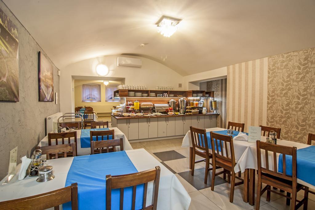 Metropolitan Apartments Красков Екстериор снимка
